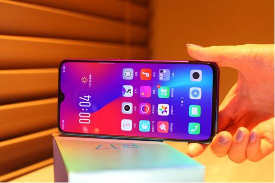 oppo r17首卖用户好评不断:再次延续r系列爆款节奏