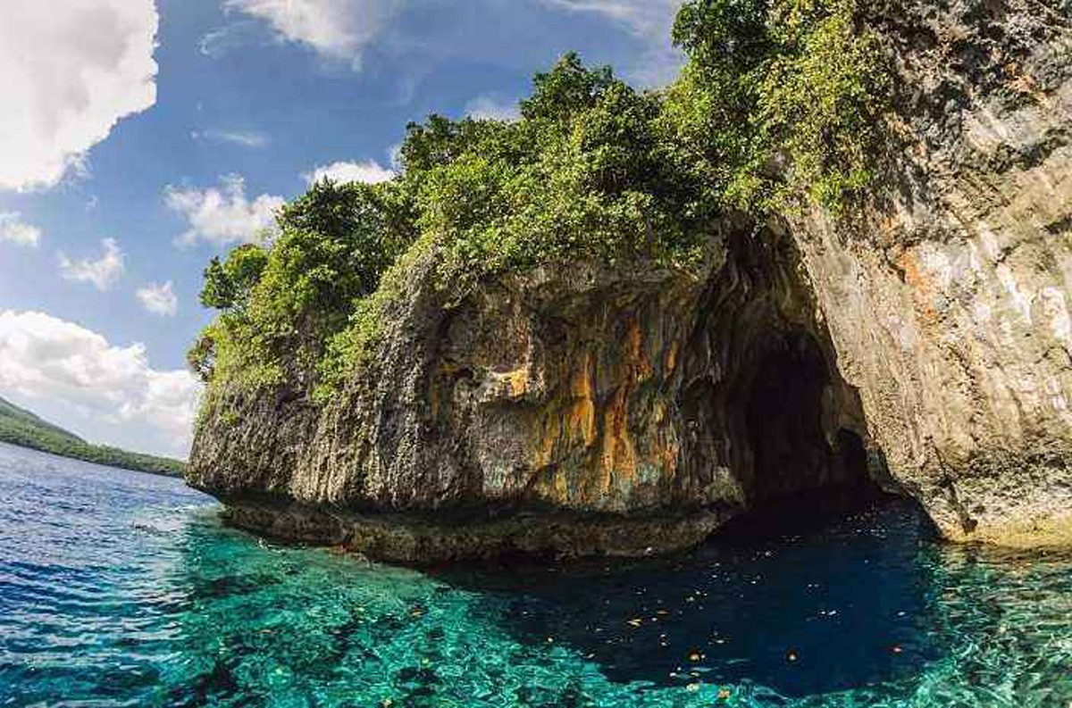 汤加群岛东列是珊瑚礁岛,主要有汤