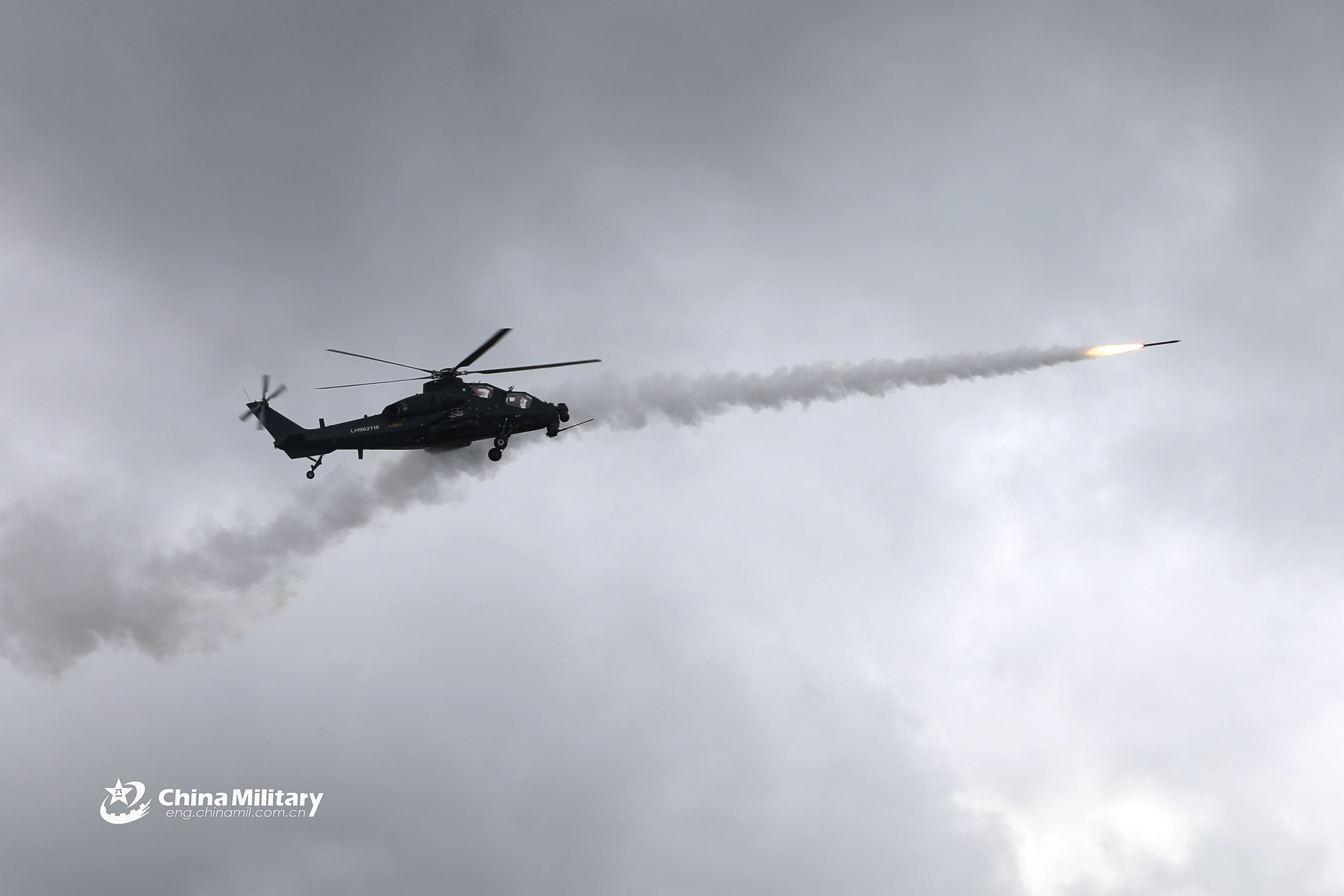 武装直升机打飞机 空空导弹实弹发射训练