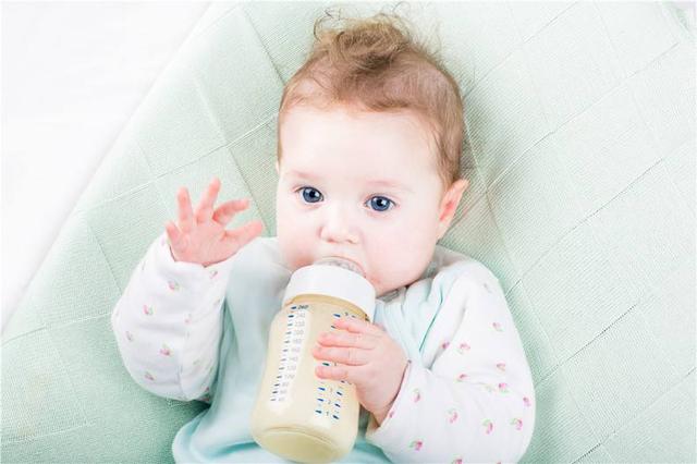 【婴儿吐奶】婴儿吐奶是什么原因_婴儿吐奶怎么办