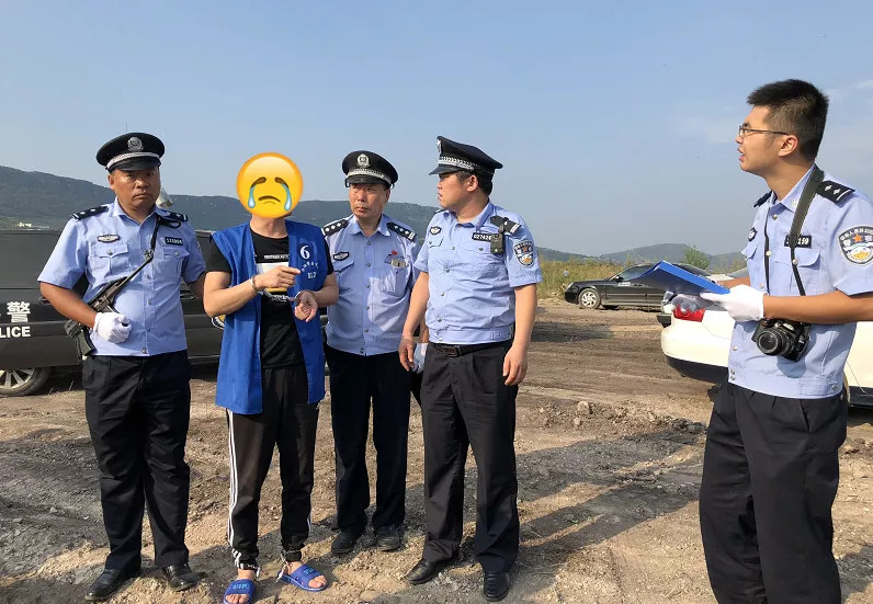 洛阳警方举行涉黑恶犯罪嫌疑人公开指认现场活动