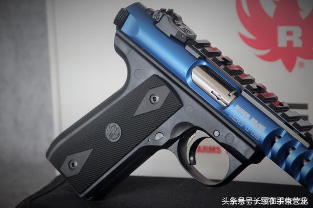 设计独特小口径手枪 鲁格 22/45 taclite 手枪