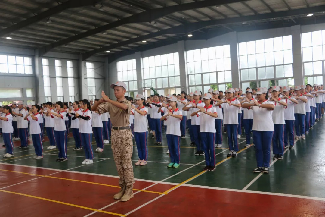 团队合作,共同成长---记厦门五缘实验学校2018年六至九年级入学训练