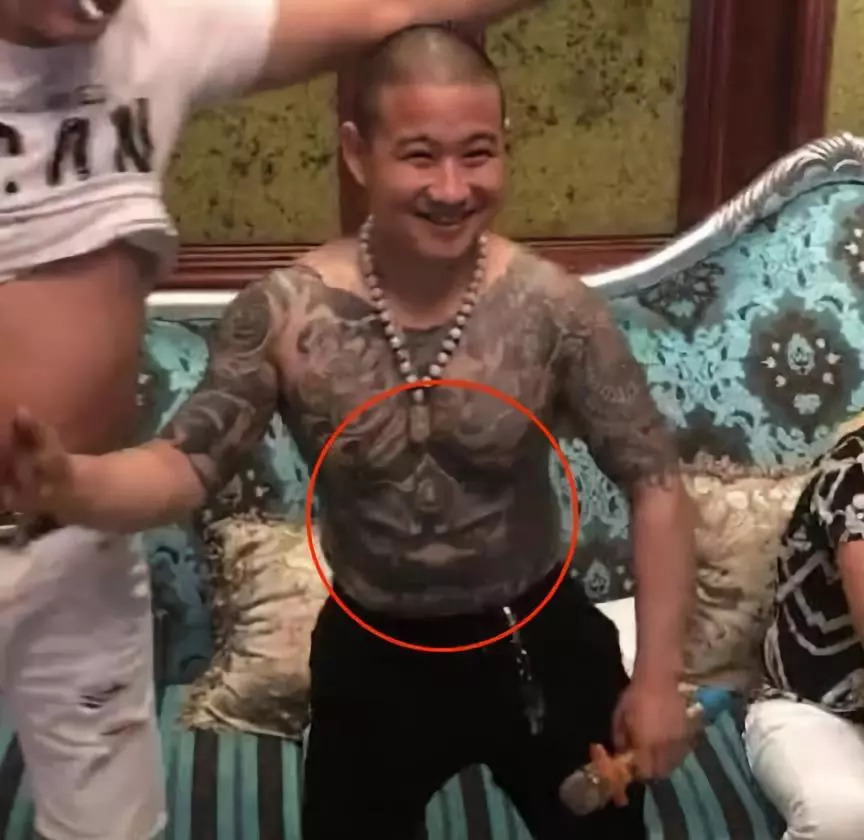 魔幻街头中国狠人儿纹身考