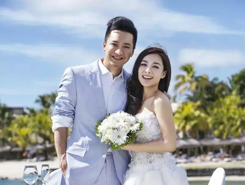 杨幂刘恺威婚纱照全套_杨幂刘恺威婚纱照