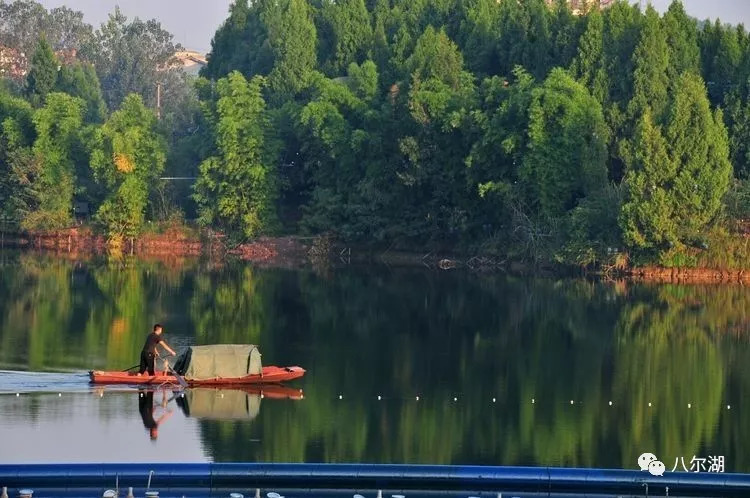 八尔湖景区,位于南部县八尔湖镇,地处南部,西充,顺庆三地交会处.