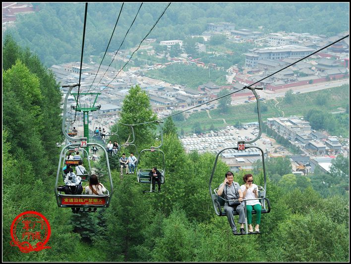 让游客记住五台山,原来除了佛教圣地的名号,还有这个吓人的索道啊!