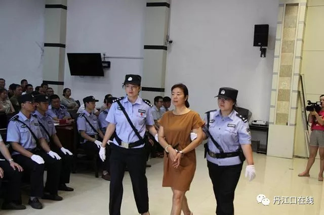 丹江口市法院一次拘留"老赖"11名