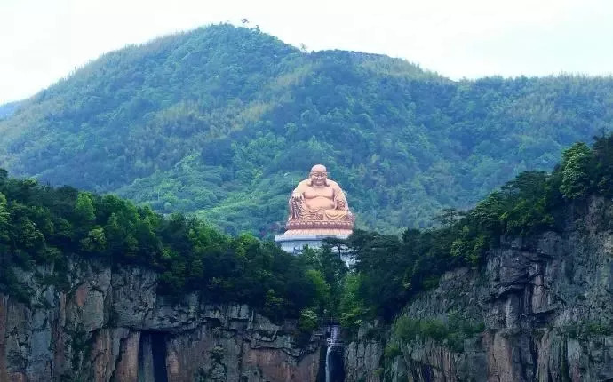 面向宁波市民(凭身份证或临时居住证)推出以溪口雪窦山,普陀山为重点