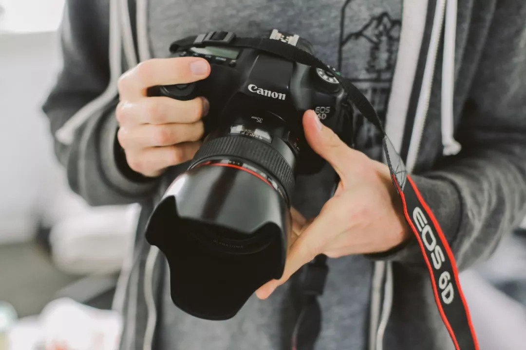专业摄影师用玩具相机,到底能不能拍出大片呢?