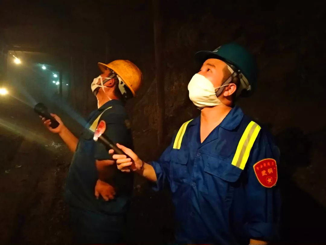 在安全生产中积极的作用,8月24日晚,武山铜矿团委组织近30名青安岗员