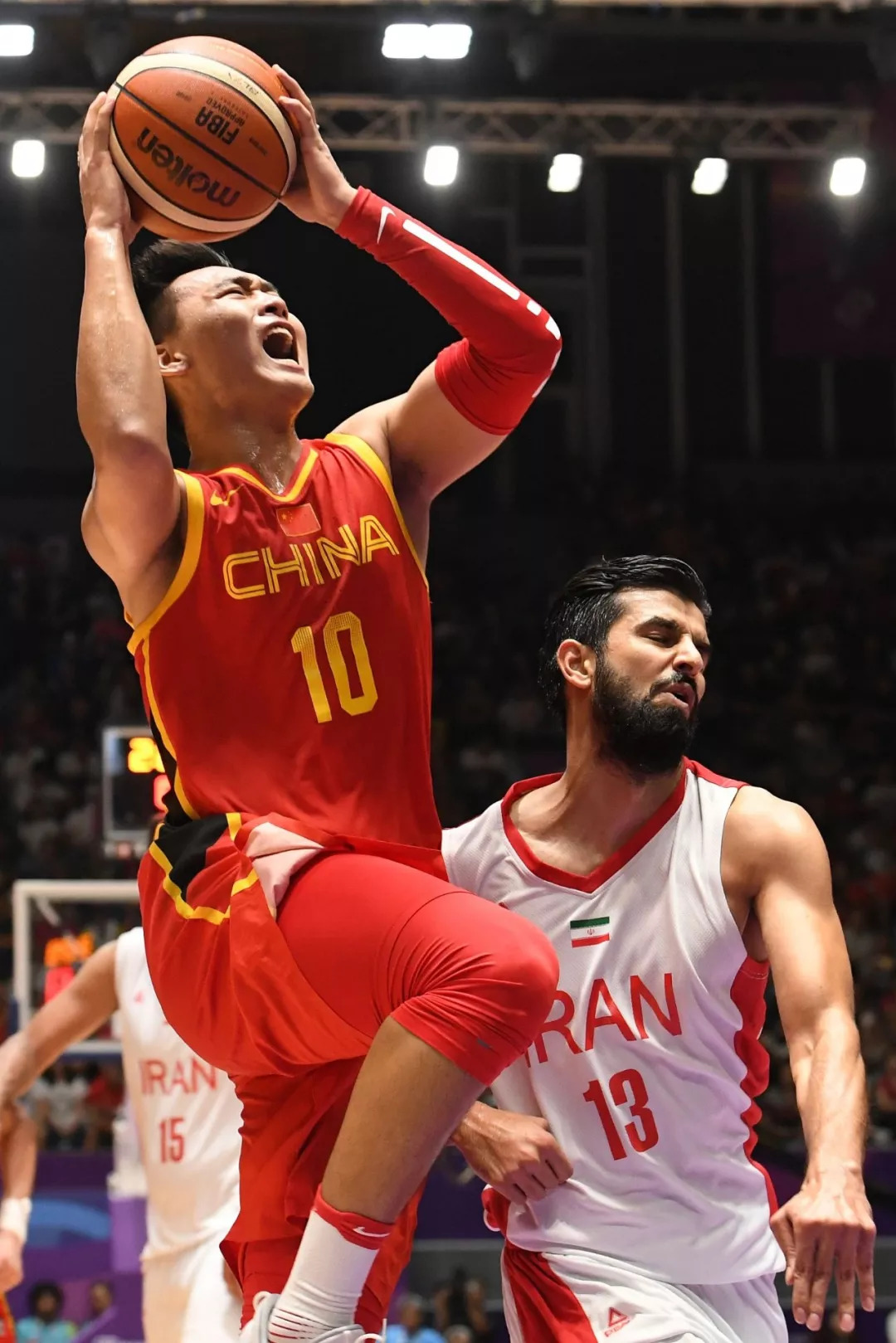 半个中国男篮,击败伊朗,登顶亚运冠军