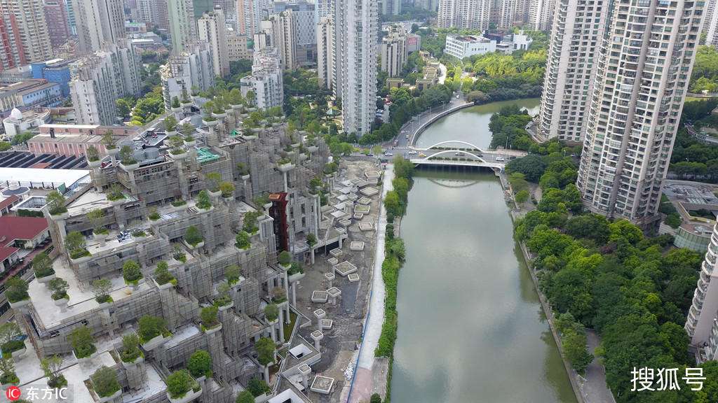 上海市普陀区苏州河昌化路桥东侧(昌化路莫干山路)的天安阳光半岛项目