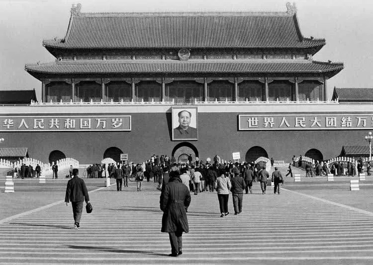 改革开放后全面进行修缮和增设.现在的天安门"北京故宫城门"天安门