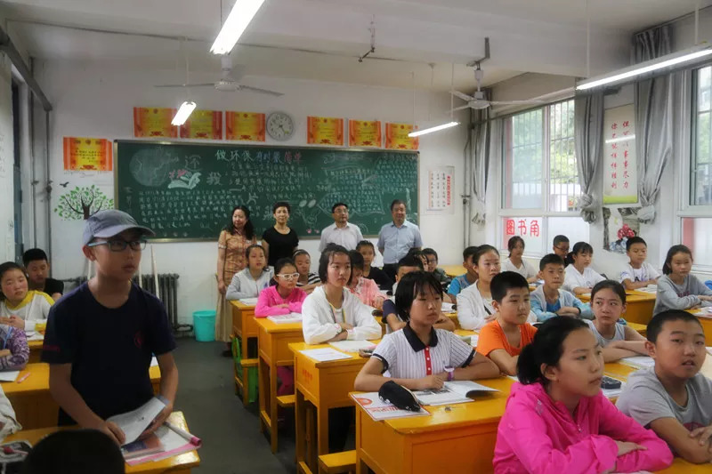 渭滨区教研室来宝鸡市金陵中学检查开学教学工作