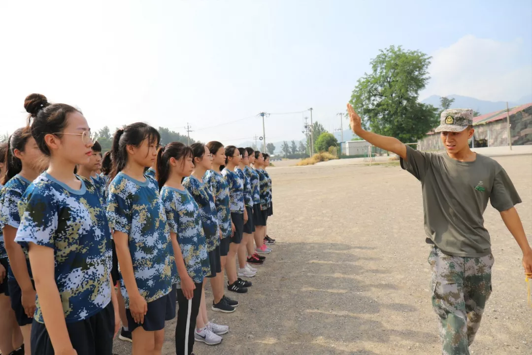 盛华基地:有一种青春叫军训--首经贸大学附属中学纪实