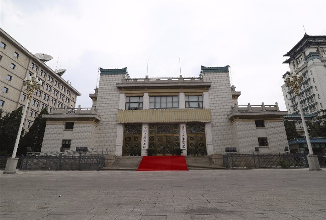 现场签到展览地点国艺空间(北京西城区复兴门内大街49号 民族文化宫西