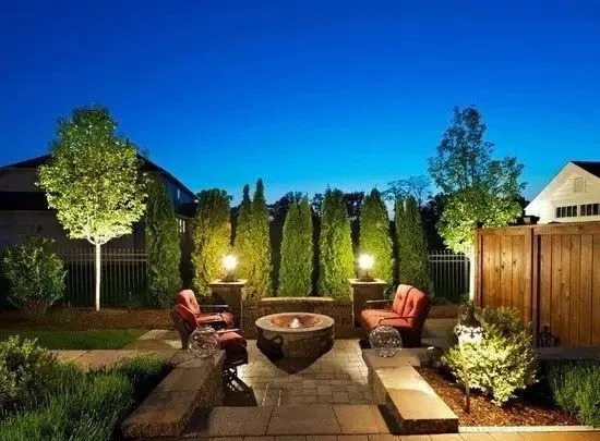 50款庭院灯光设计,让你的花园流光溢彩
