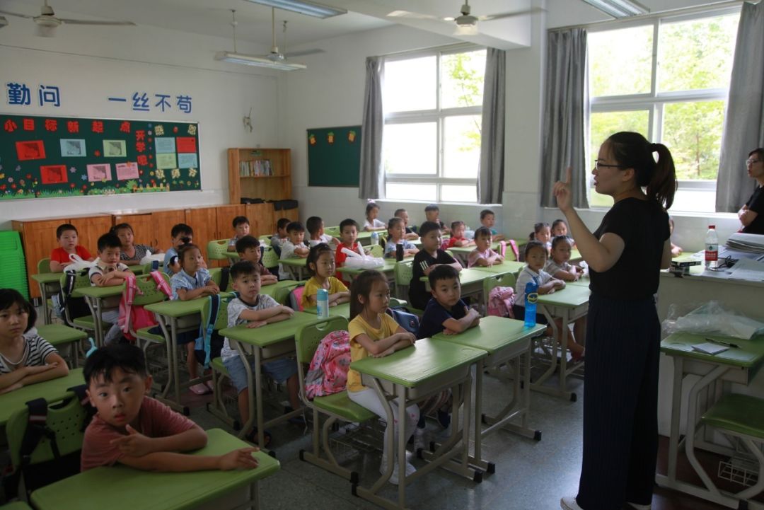 校园新闻叶城小学一年级新生适应行活动掠影