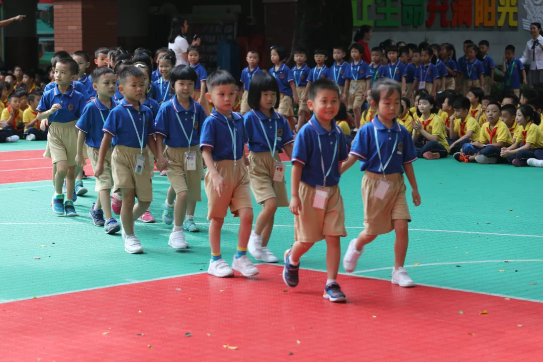 越秀区这些小学新学期换新装,来看看你pick哪一款!_校服