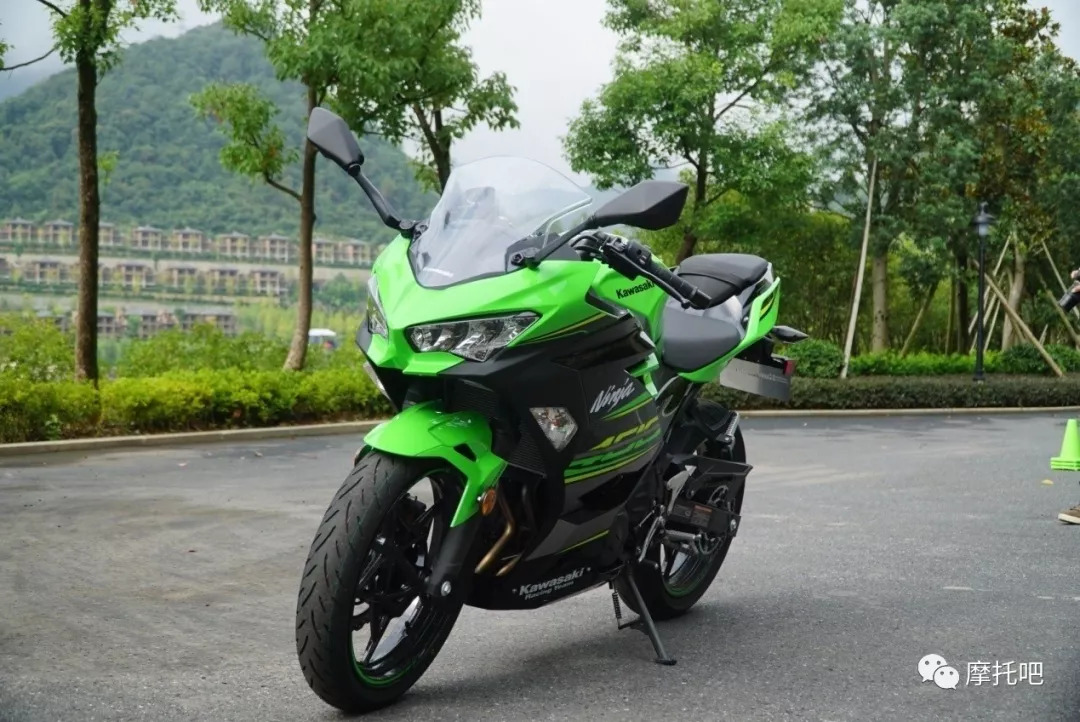 川崎中国ninja400发布这么low的设计打动你没有