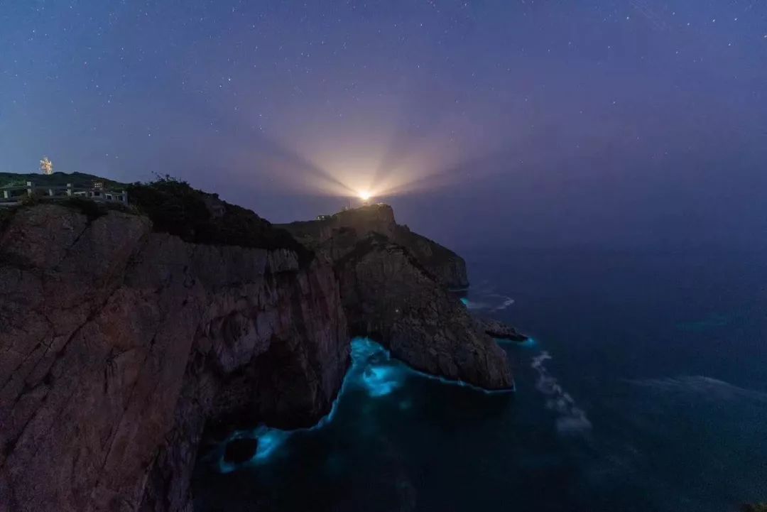 "蓝眼泪"美炸了!渔山岛的碧海蓝天触手可及,这一次我们一起飘洋过海!