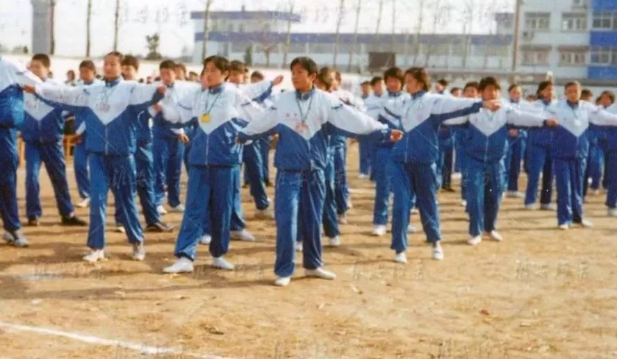90年代初,清河中学校服