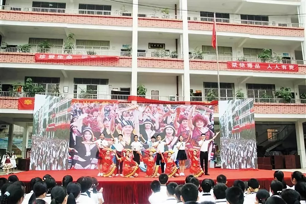 魅力校园|南宁市中小学校开学典礼精彩纷呈