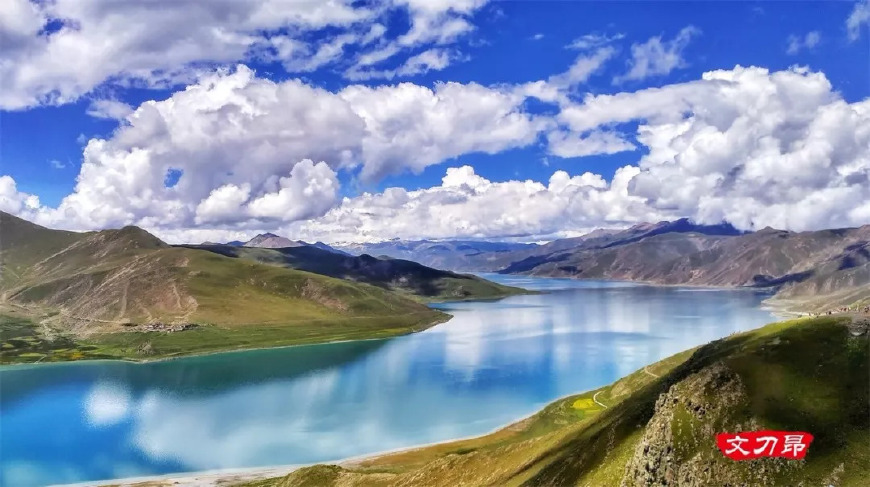 西藏羊湖被美国人赞不绝口,它到底有多美?