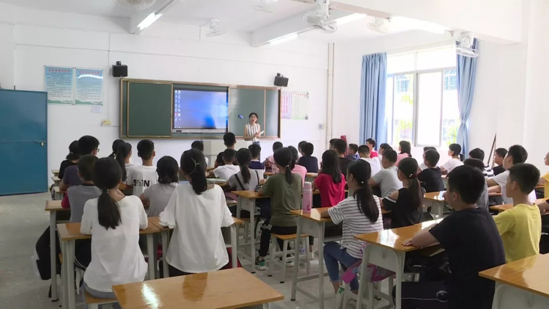 博罗华侨中学复办初中部,200多名新生已经入学