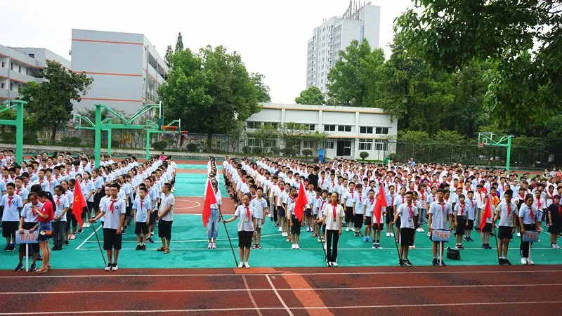 砥砺前行 再创辉煌——丽水市实验学校初中部2018学年秋季开学典礼 同学