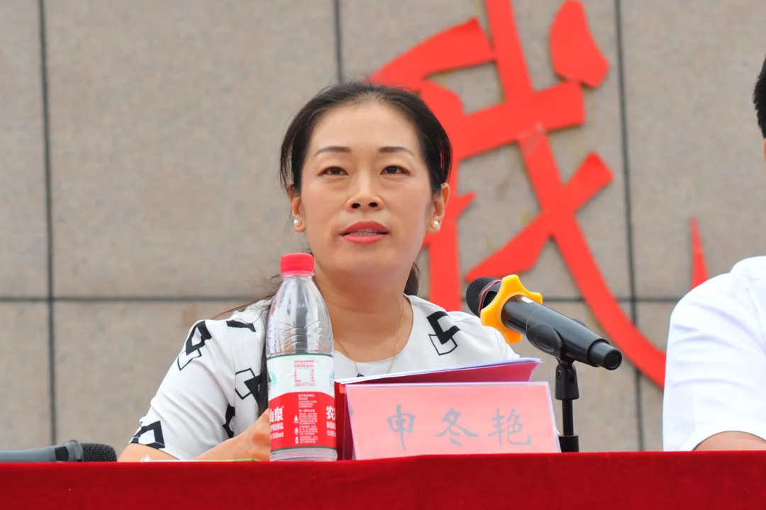 孟州市人民政府副市长王咏生,慈善协会会长谢金虎,河南省中原内配