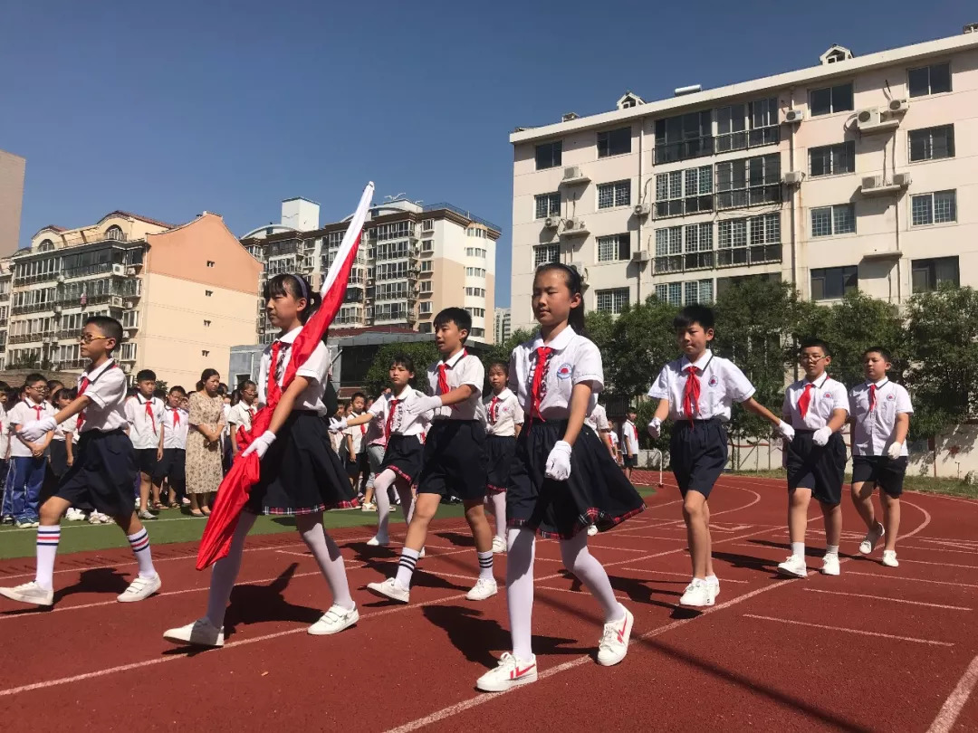 【开学啦】扣好人生第一粒扣子——世纪路小学新生入学暨开学典礼