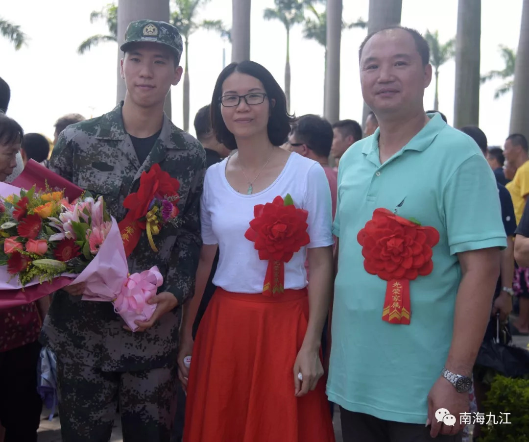 精彩美图视频今日九江38名热血青年披上戎装当兵去