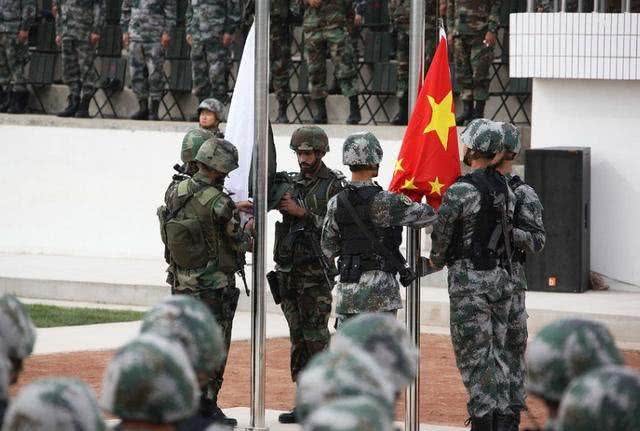 中国最放心的边境,百里边境不设防,两国士兵一起吃大锅饭