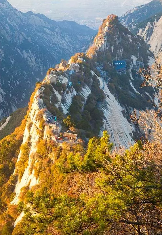 明清时期,随着朝廷对华山神祭祀次数增多,整修华山道路有了大的举动