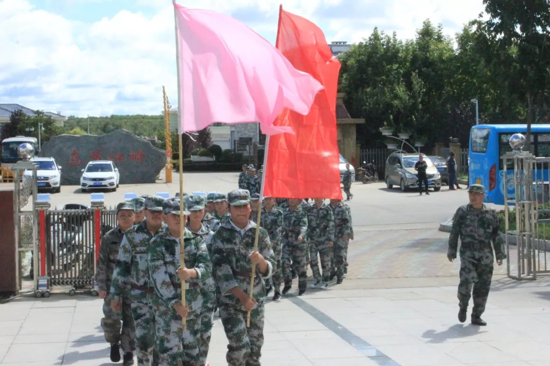 饶河农场中学军训系列报道(三)——徒步拉练励志行