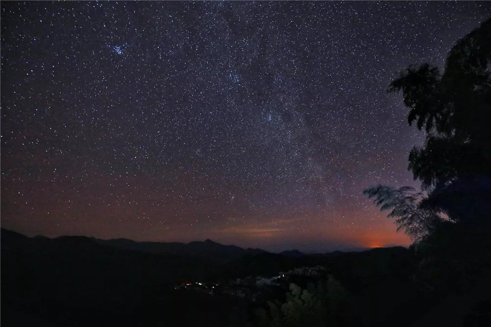 思溪延村的通济桥… … 婺源乡村的每个地方,每个夜晚,每当夜幕降临