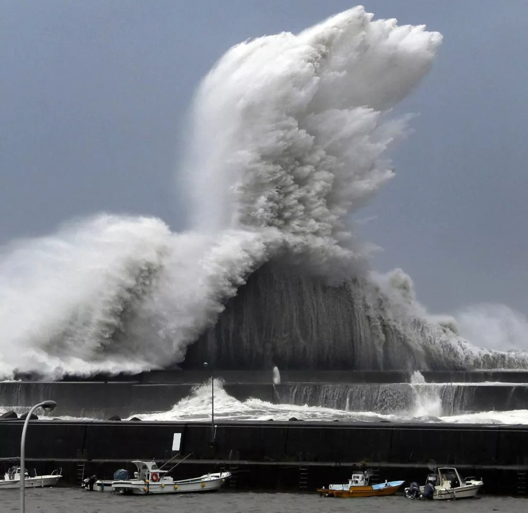 超强台风“利奇马”登陆，直击各地“风雨交加”|界面新闻 · 图片