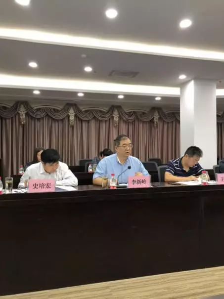 标准起草单位新疆岩矿宝玉石产品质量监督检验站常务副站长岳蕴辉介绍