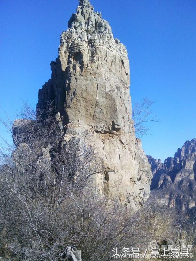 狼牙山英雄跳崖处……莲花瓣