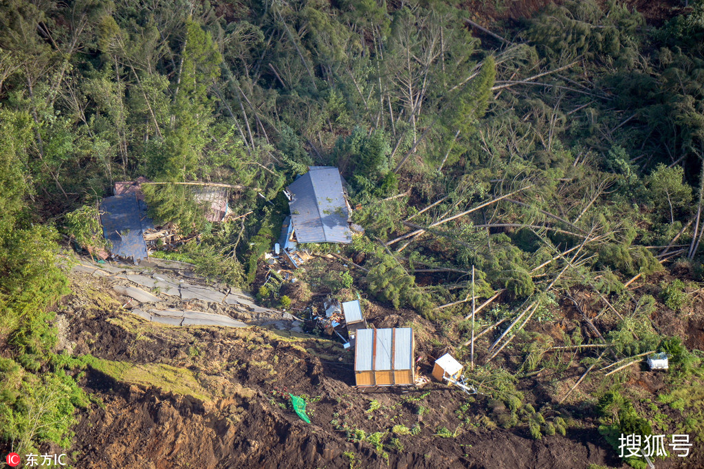 日本北海道6.9级地震引发山体滑坡 房屋遭掩埋