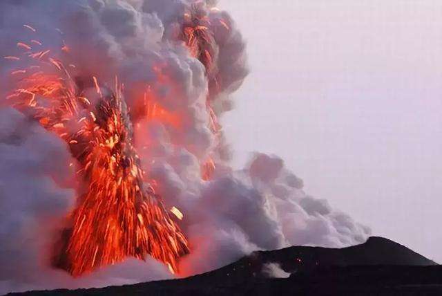 千年不遇的世界奇观, 太震撼了!_龙卷风