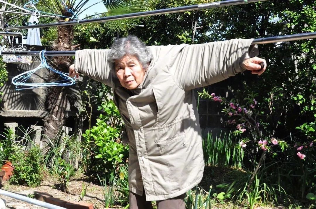 熱點| 史上最高齡時尚偶像，90歲老奶奶拍大片，狠甩明星博主18條街！ 時尚 第46張