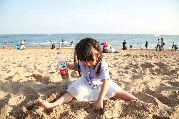 常玩沙子的宝宝家长注意啦小心宝宝患上沙土皮炎