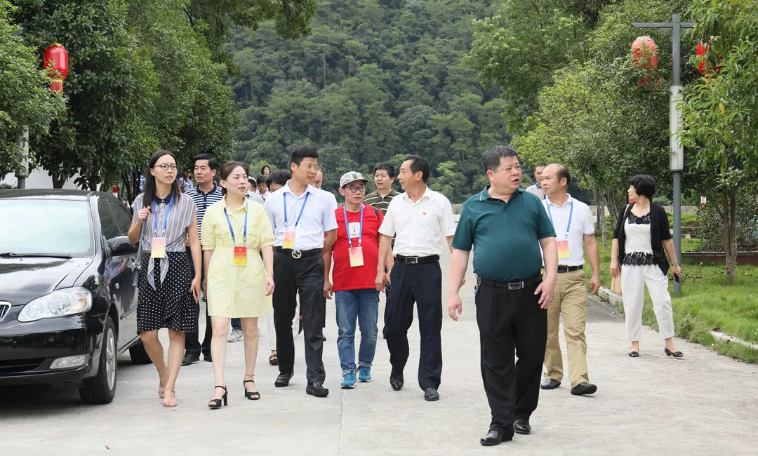 在三明中院召开的总结座谈会上,福建高院党组成员,副院长谢开红表示