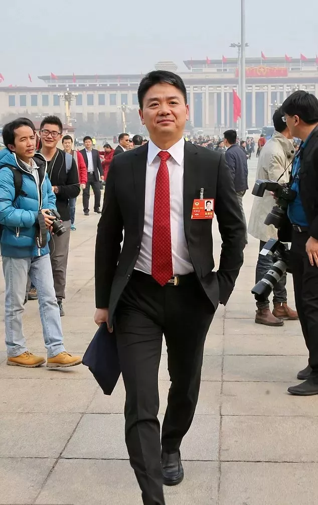 刘强东的入监照,是个什么艺术水平?