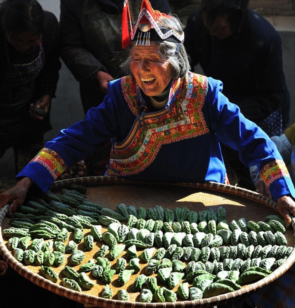 即:"松阳传统十大特色小吃": 松阳薄饼,黄米粿,灰汁糕,麻糍(沙擂),麦