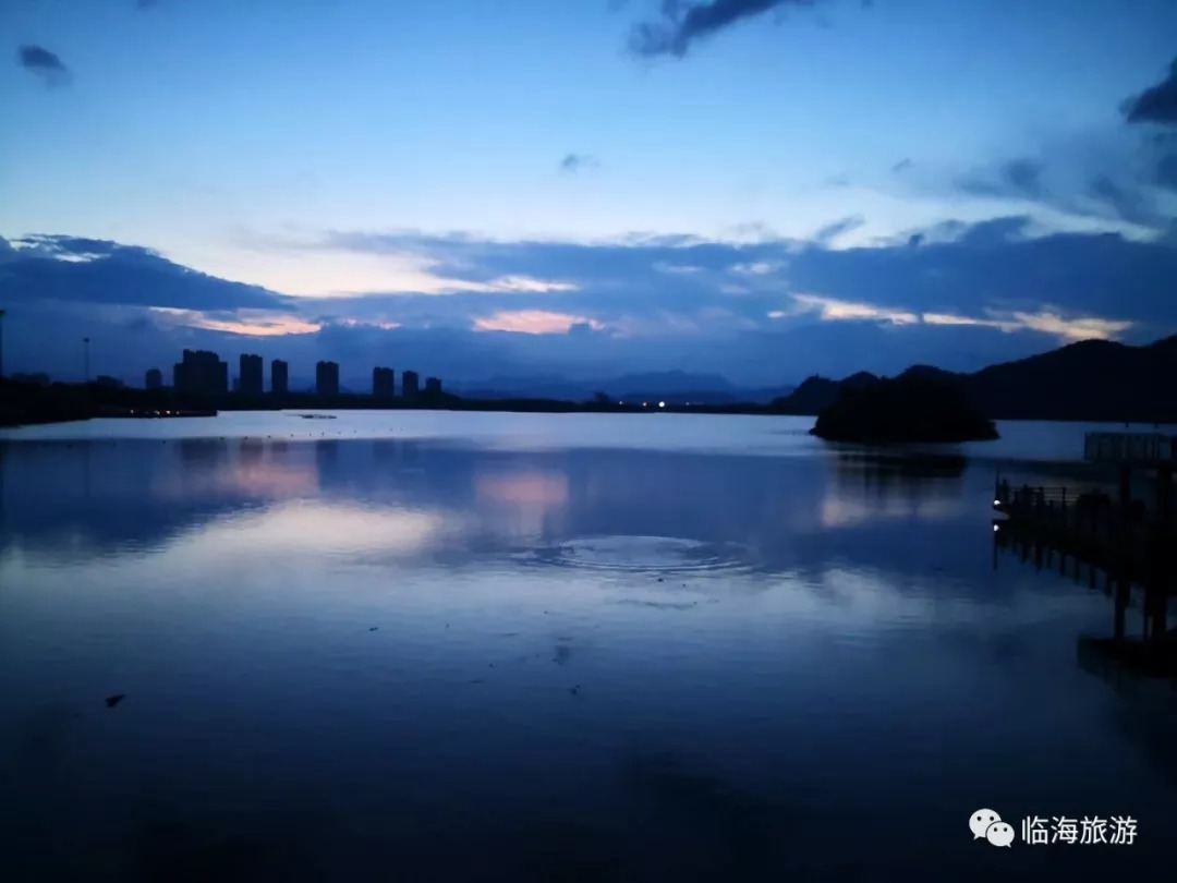 灵湖有千面,灵湖有千景…每当黎明到来的的时候