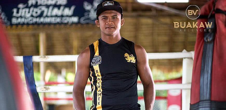 播求被泰国认定为农民拳手,他的头像设置在风景旅游局!